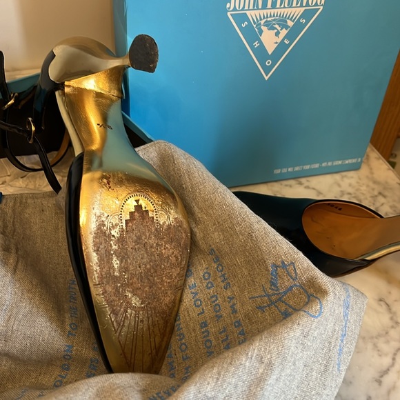 Fluvog “Wanda” from the streets of gold collection. - Picture 2 of 5